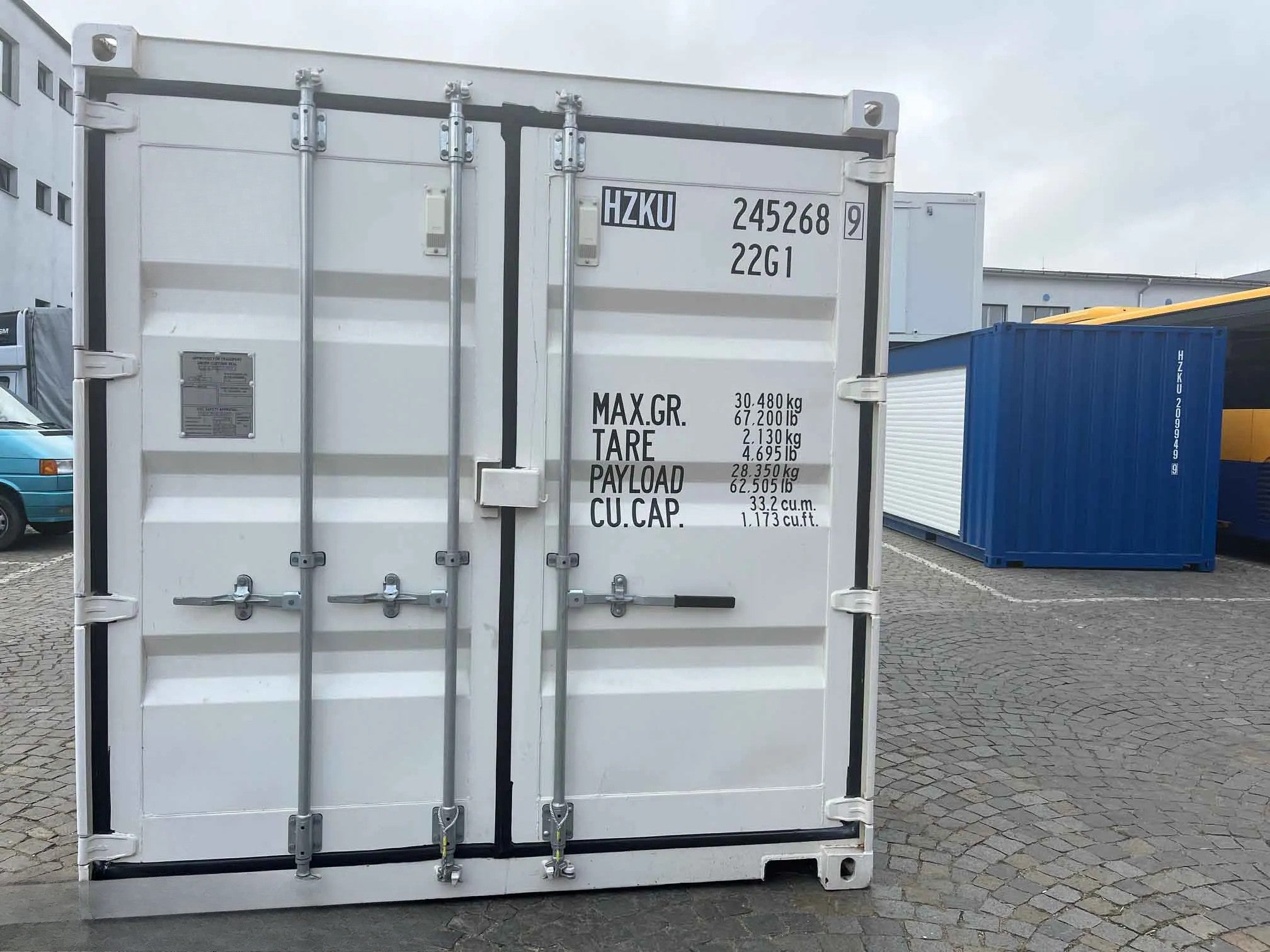 Contenedor marítimo de 20 pies en color blanco RAL 9010 con persiana lateral manual – HZKU 245 268-9